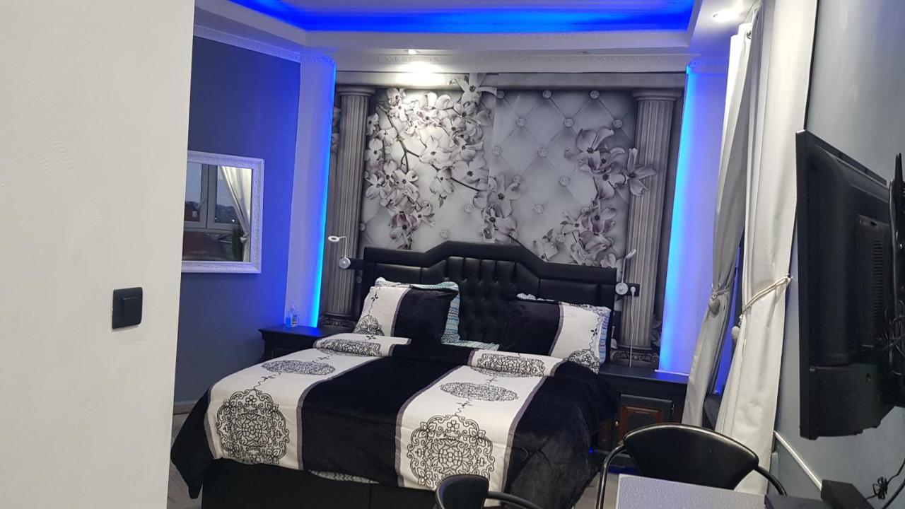 Le Petit Luxembourg Apartment *